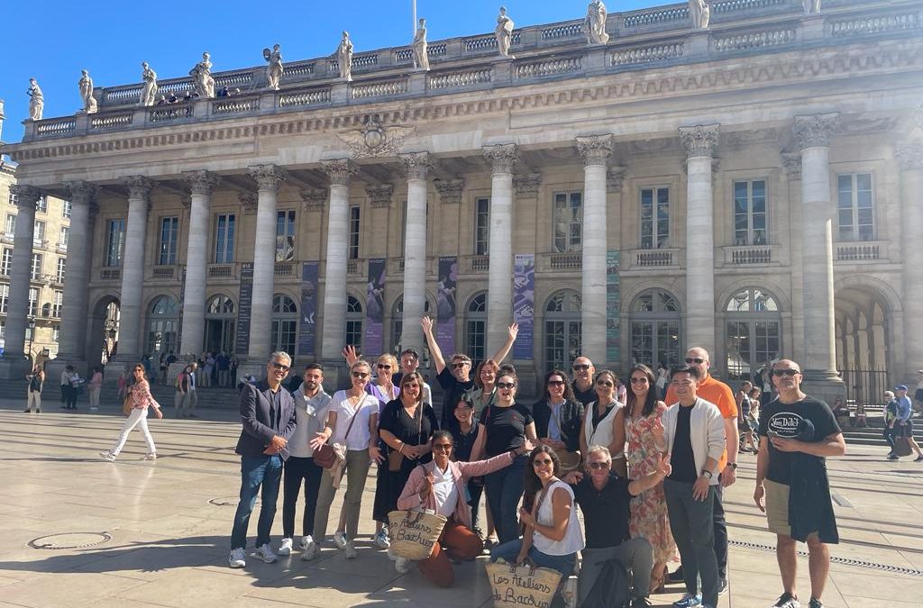 Team building œnologique à Bordeaux : la cohésion au cœur de la ville